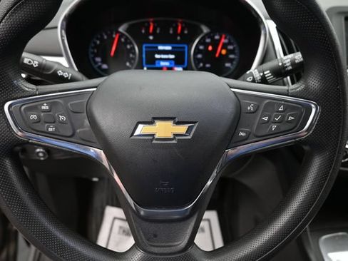 Used 2019 Chevrolet Equinox LT FWD image 14