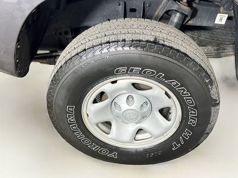 Used 2020 Toyota Tacoma SR image 30