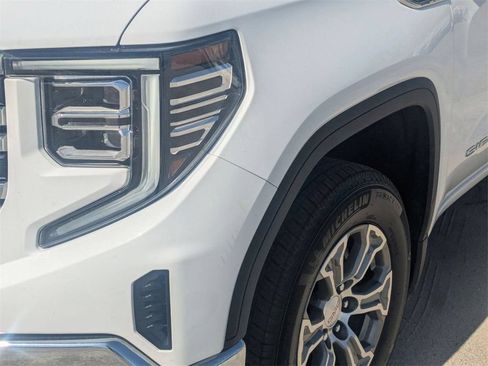 Used 2025 GMC Sierra 1500 SLT RWD image 9