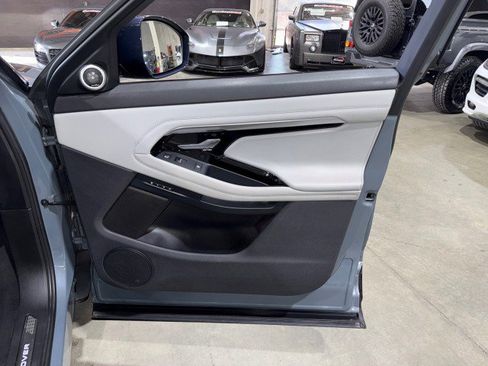 Used 2020 Land Rover Range Rover Evoque First Edition image 70
