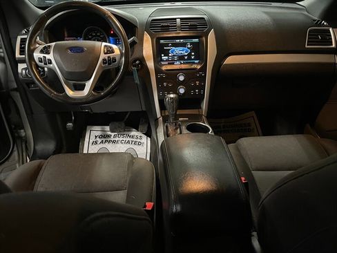 Used 2013 Ford Explorer XLT AWD/4WD image 9