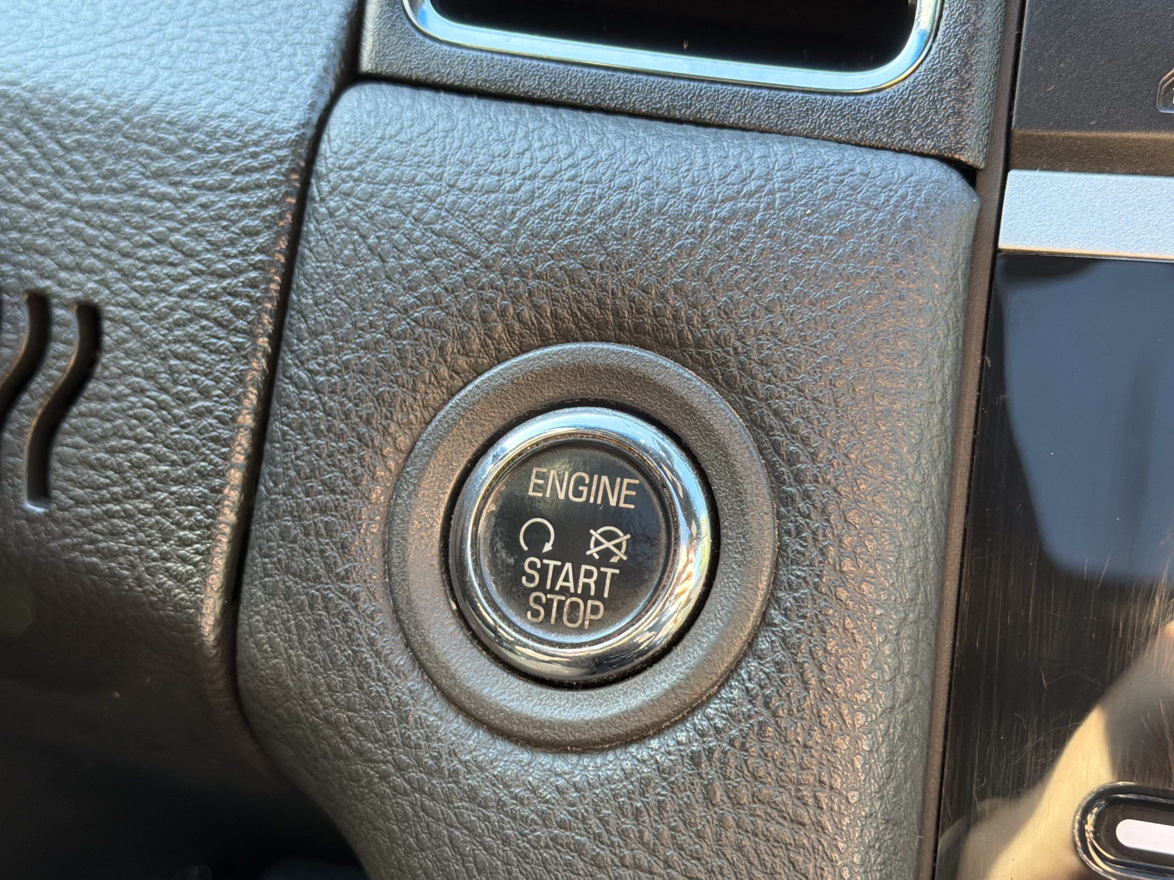 Used 2015 Ford Taurus Limited w/ Equipment Group 301A FWD image 20