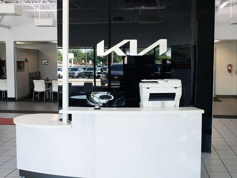 Used 2022 Ford Escape SEL w/ Technology Package image 9