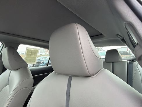 Used 2022 Toyota Camry XSE image 11