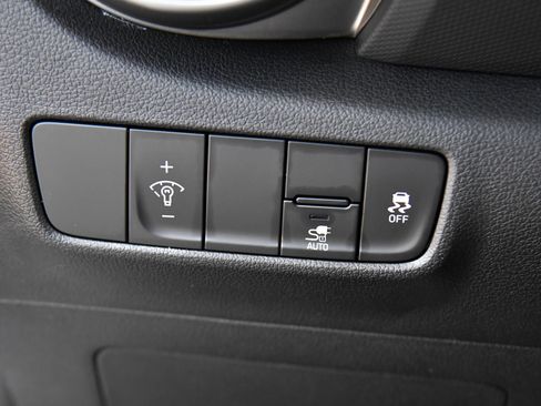 Used 2023 Hyundai Kona SE image 30