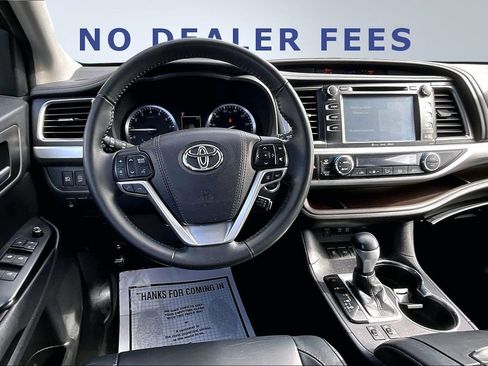Used 2017 Toyota Highlander XLE image 8