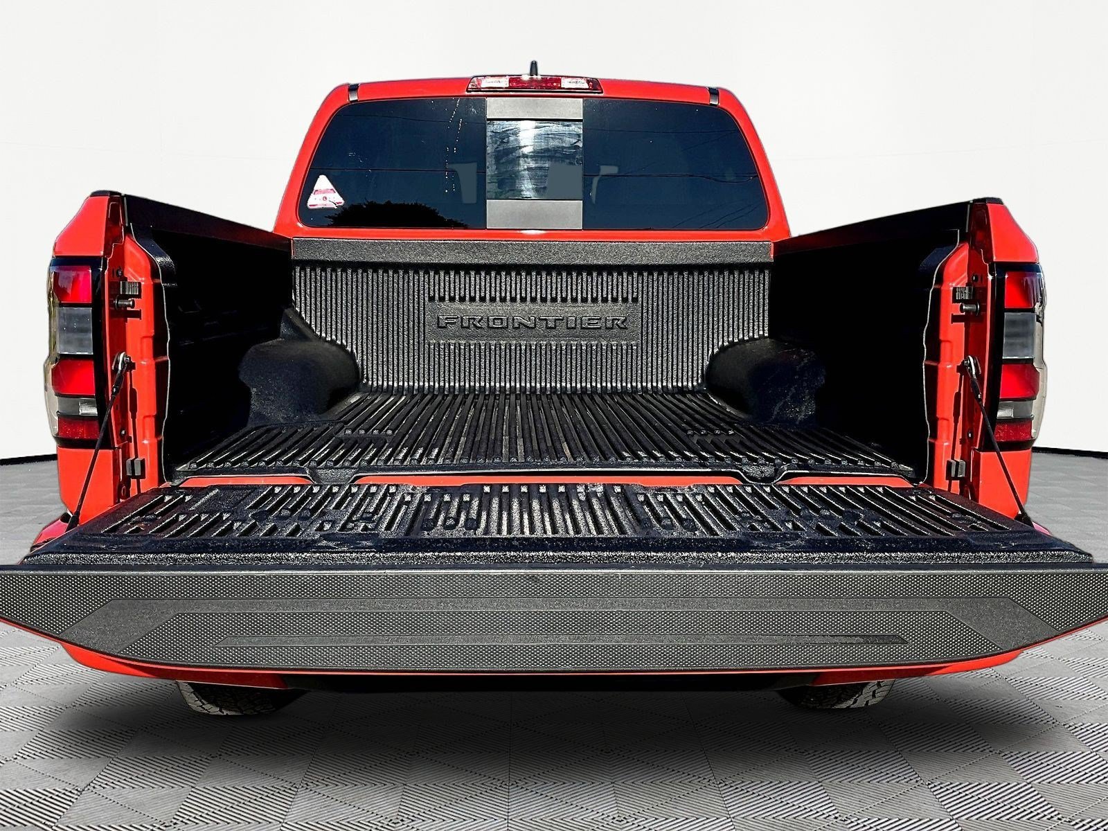 Certified 2025 Nissan Frontier PRO-4X w/ Interior Protection Package AWD/4WD image 7