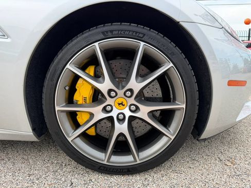 Used 2010 Ferrari California RWD image 14