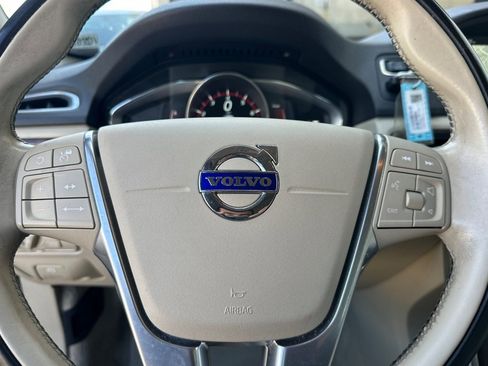 Used 2016 Volvo XC70 T5 Platinum w/ Protection Package image 25