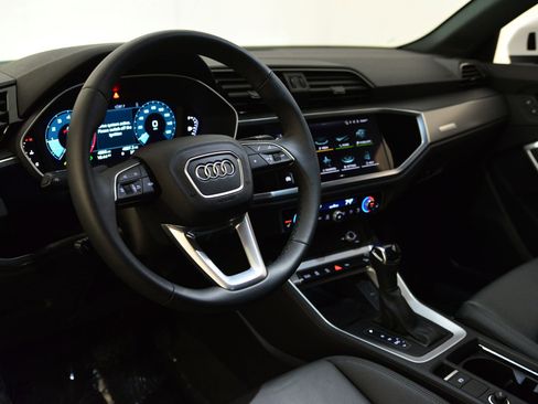 Certified 2025 Audi Q3 2.0T Premium w/ Convenience Package image 27