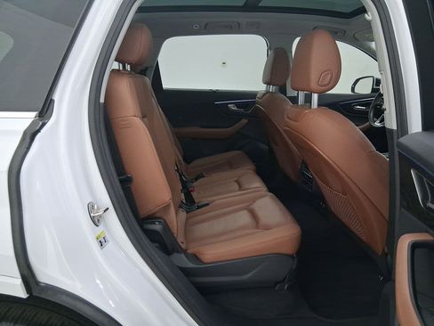 Certified 2024 Audi Q7 3.0T Premium Plus image 31