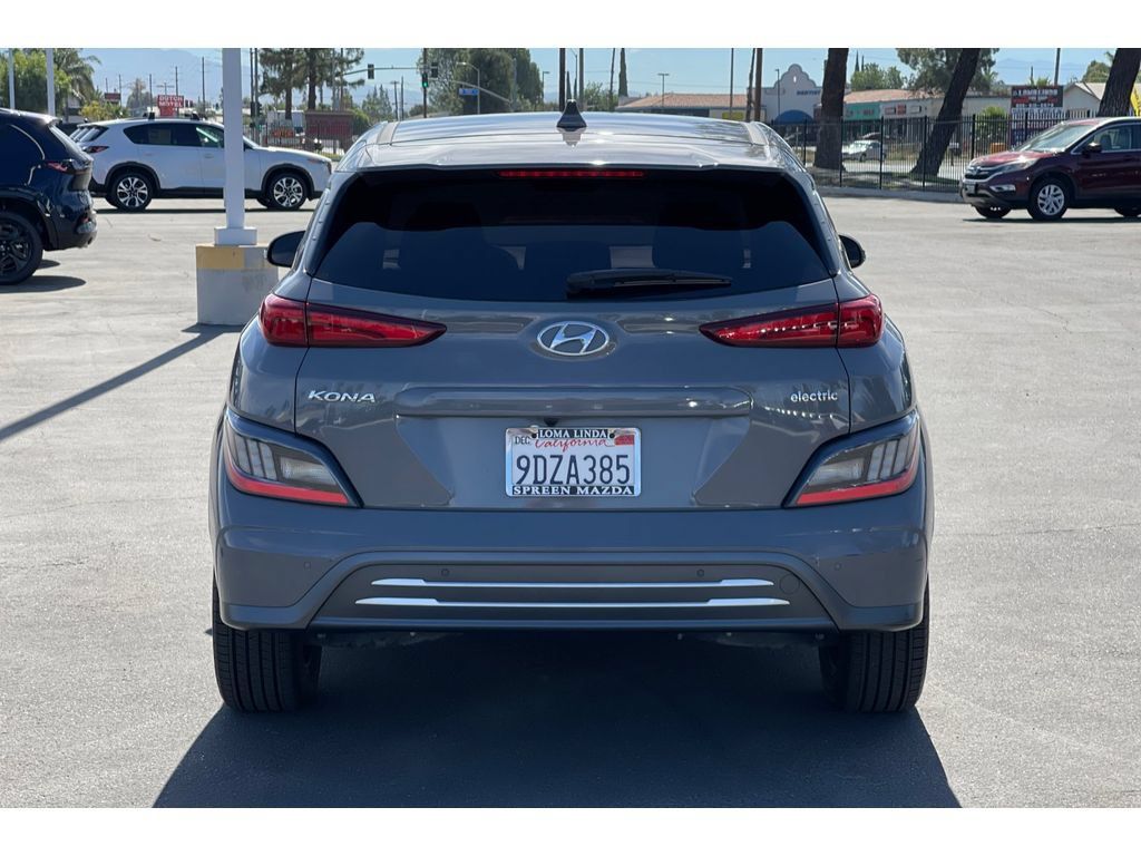 Used 2023 Hyundai Kona Limited FWD image 5