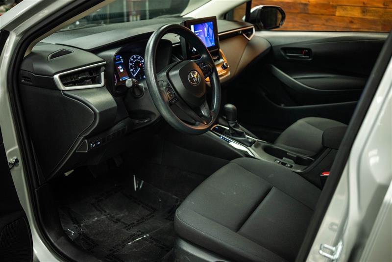 Used 2025 Toyota Corolla LE FWD image 8