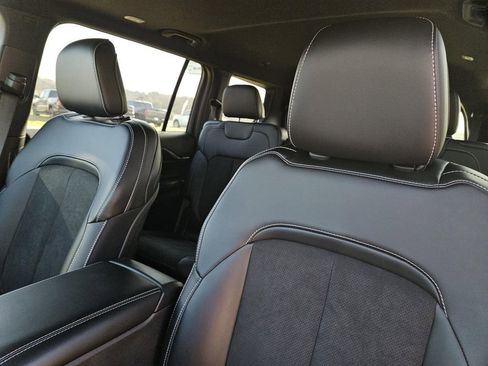 New 2025 Jeep Grand Cherokee L Altitude image 21