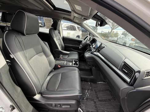 Used 2023 Honda Odyssey Elite image 10