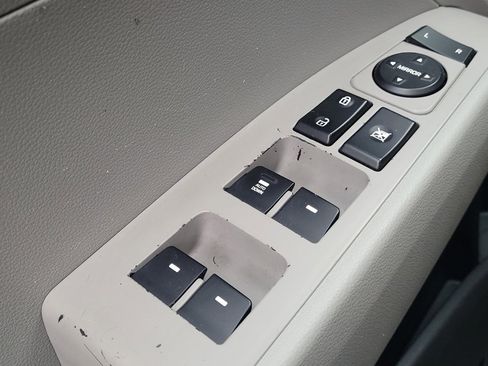 Used 2019 Hyundai Elantra SE image 27