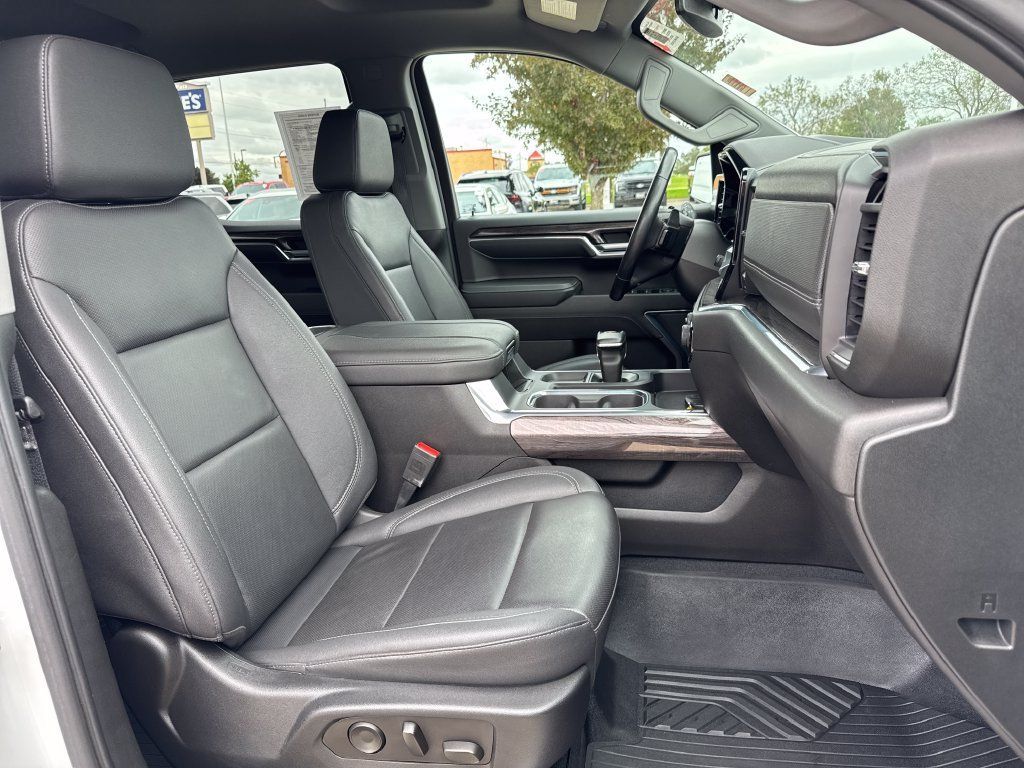 Certified 2023 Chevrolet Silverado 1500 LTZ AWD/4WD image 36