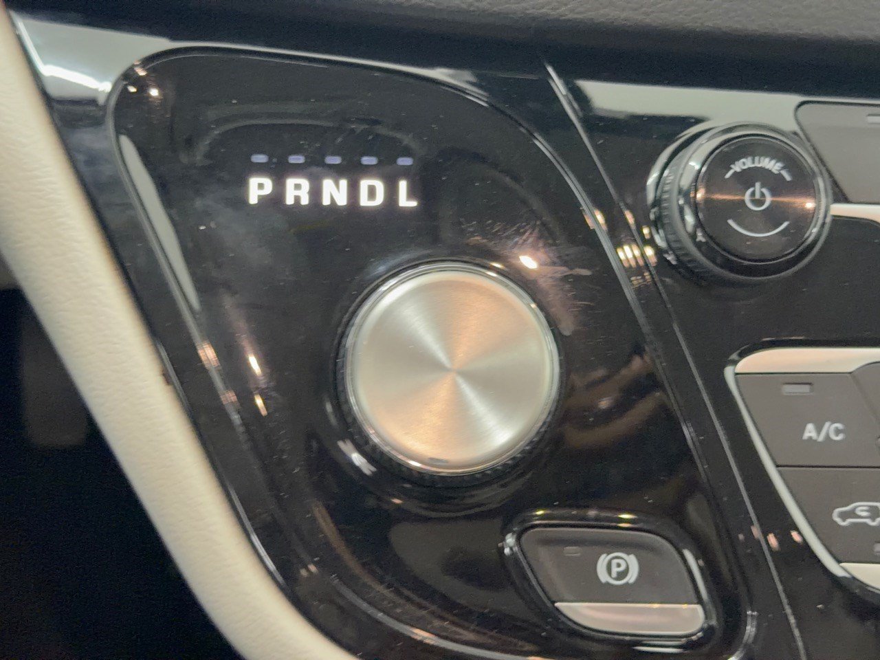 Used 2019 Chrysler Pacifica Touring-L FWD image 21