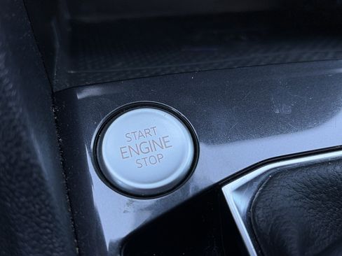 Used 2022 Volkswagen Tiguan SE R-Line image 28