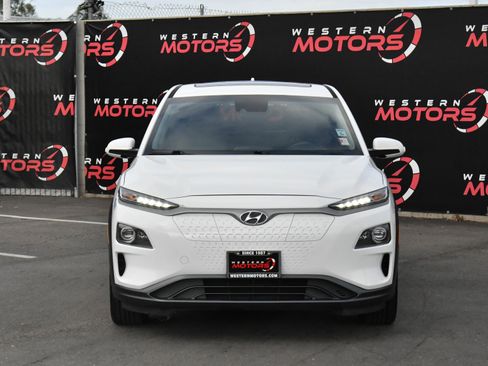 Used 2021 Hyundai Kona Limited FWD image 2