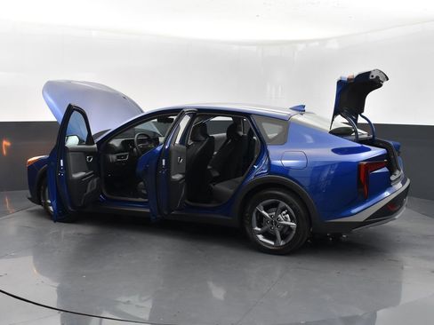 Certified 2025 Kia K4 LXS FWD image 51