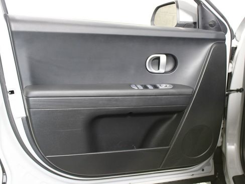 Used 2024 Hyundai Ioniq 5 SEL image 6