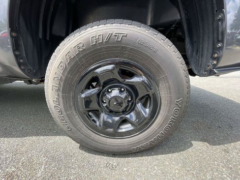 Used 2021 Toyota Tacoma SR AWD/4WD image 23