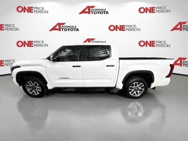Used 2022 Toyota Tundra SR5 w/ SR5 Convenience Package AWD/4WD image 4