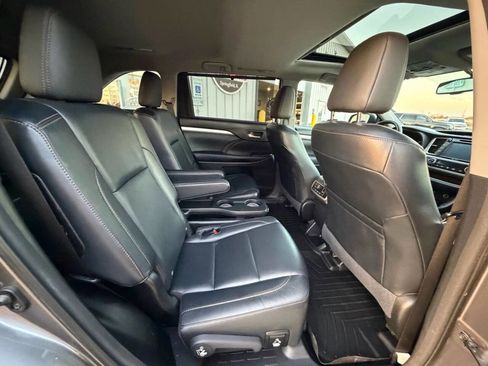 Used 2015 Toyota Highlander XLE image 13