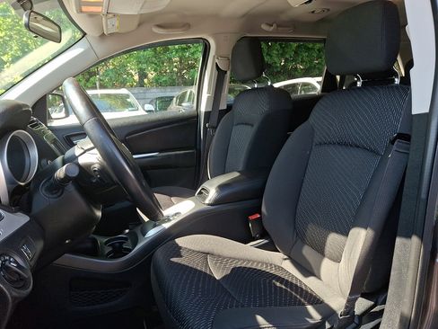 Used 2018 Dodge Journey SE w/ Popular Equipment Group FWD image 12