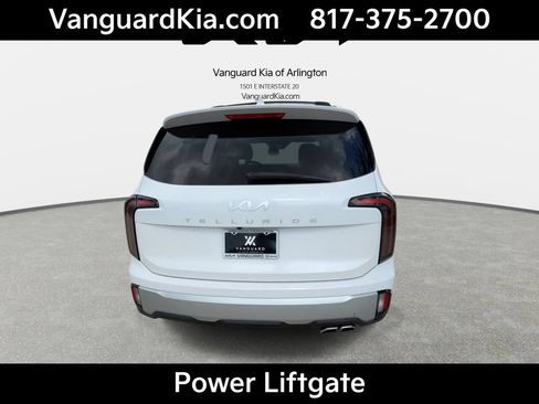 Certified 2024 Kia Telluride EX w/ EX Captain's Chair Package FWD image 8