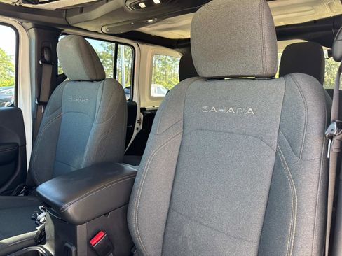 Certified 2024 Jeep Wrangler Unlimited Sahara AWD/4WD image 21