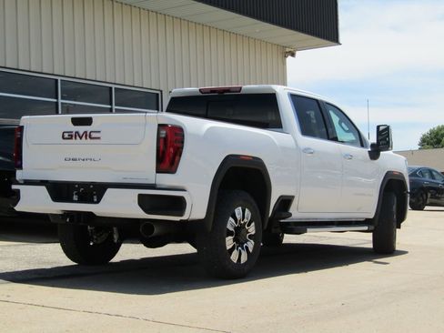 New 2026 GMC Sierra 3500 Denali w/ Technology Package AWD/4WD image 3