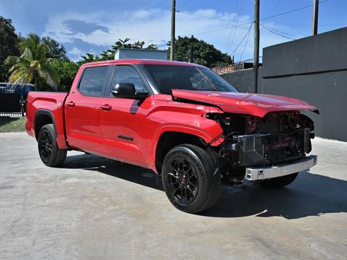 Used 2025 Toyota Tundra SR5 w/ SR5 Premium Package AWD/4WD image 1