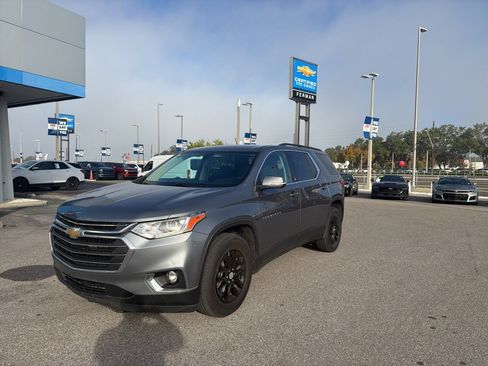 Used 2021 Chevrolet Traverse LT image 6