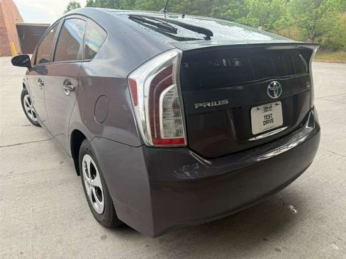Used 2015 Toyota Prius Two FWD image 2