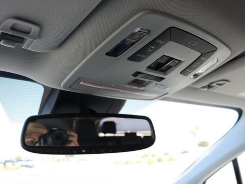 Used 2023 Toyota Sienna XLE FWD image 26