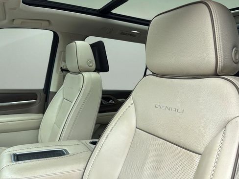 Used 2021 GMC Yukon XL Denali w/ Advanced Technology Package image 8
