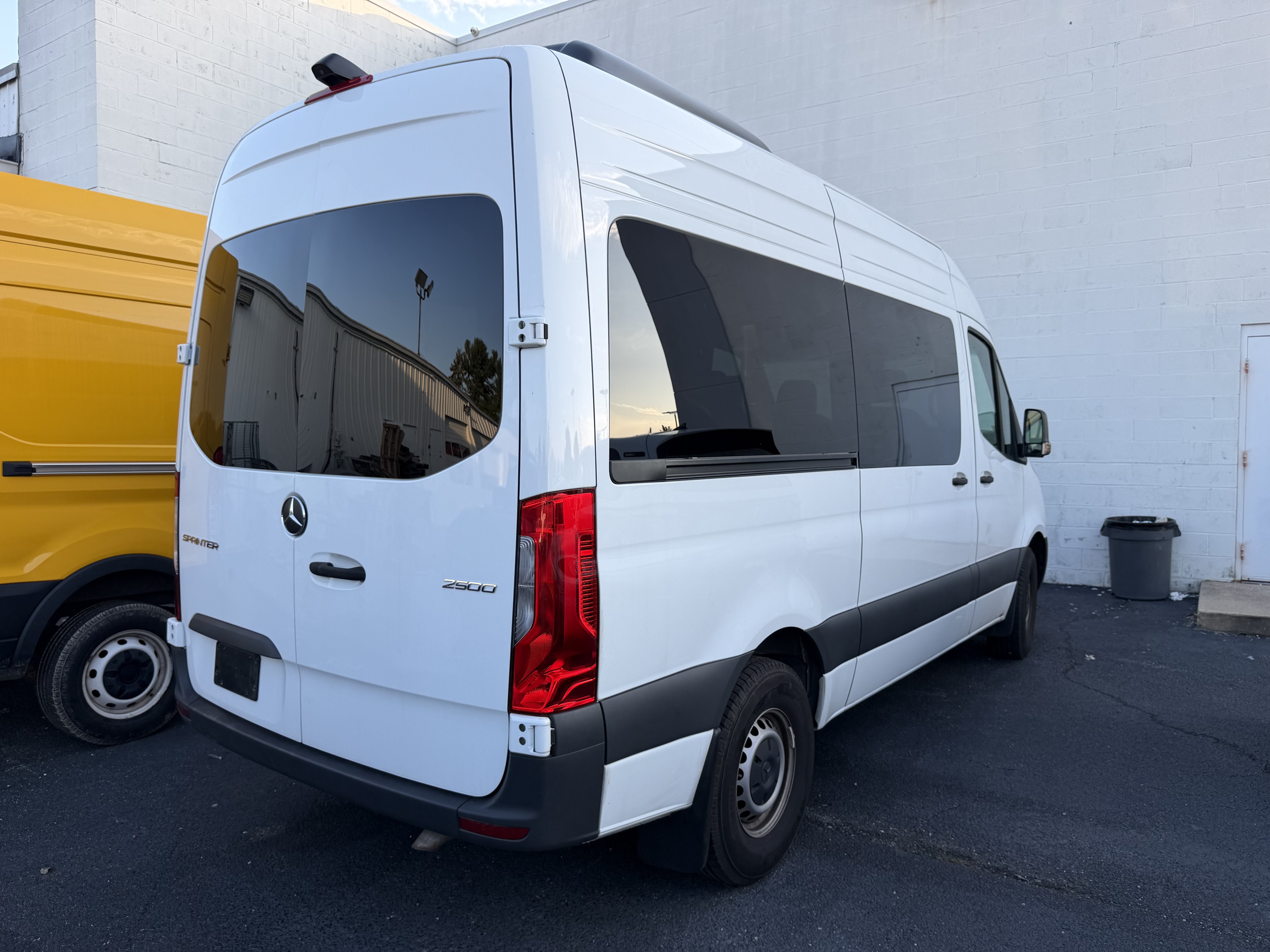 Used 2024 Mercedes-Benz Sprinter 2500 image 37