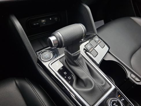 Used 2025 Kia Sportage EX image 15