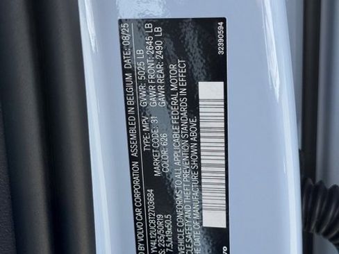 New 2026 Volvo XC40 B5 Plus w/ Protection Package Premier image 32