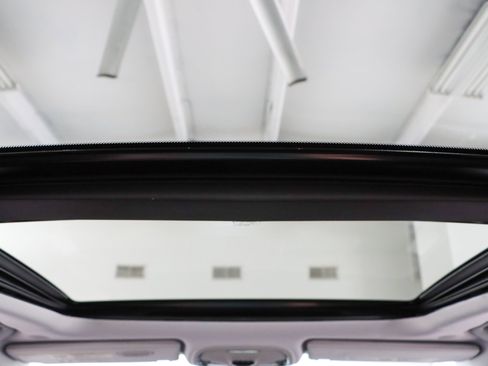 Used 2022 Jeep Cherokee Limited w/ Sun & Sound Group image 22