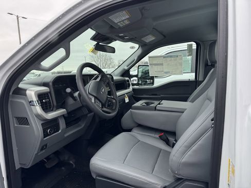 New 2026 Ford F250 XL w/ XL Chrome Package image 7