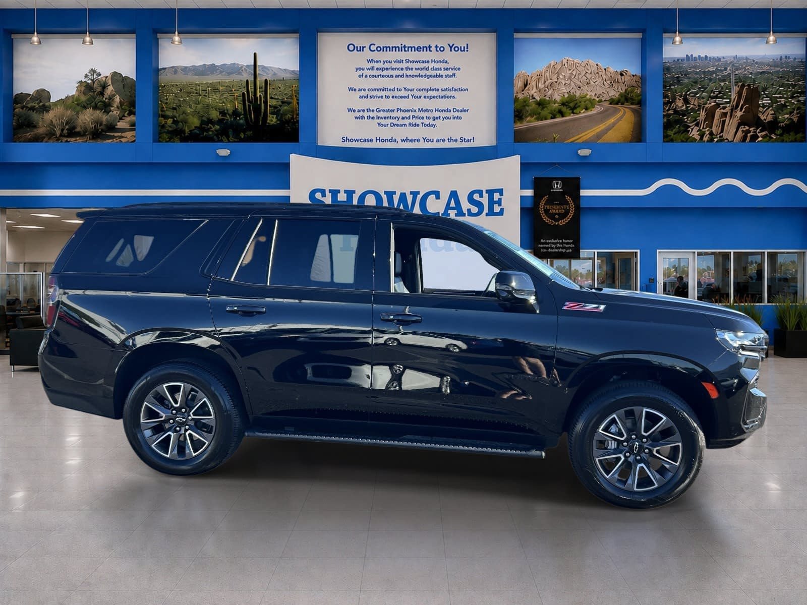 Used 2023 Chevrolet Tahoe Z71 w/ Luxury Package AWD/4WD image 7