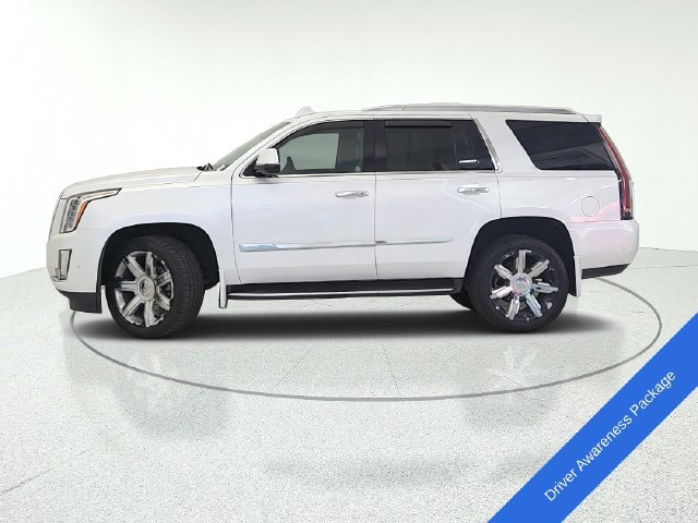 Used 2017 Cadillac Escalade Luxury AWD/4WD image 2
