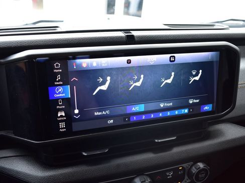 Used 2025 Jeep Gladiator Sport AWD/4WD image 41