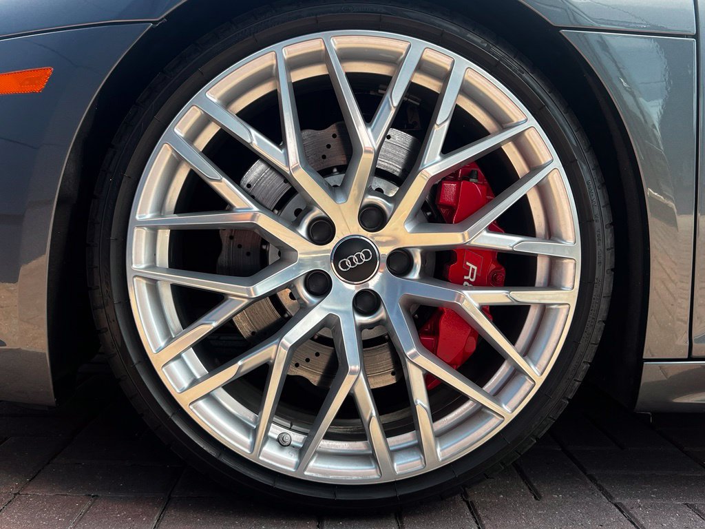 Used 2017 Audi R8 V10 w/ Carbon Exterior Package AWD/4WD image 10