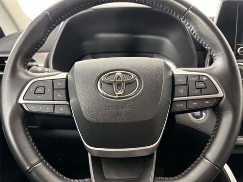 Certified 2023 Toyota Highlander LE image 16