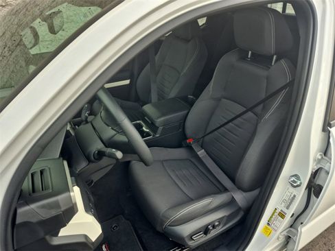 Used 2024 Toyota Tacoma TRD Sport w/ TRD Sport Upgrade Package image 16