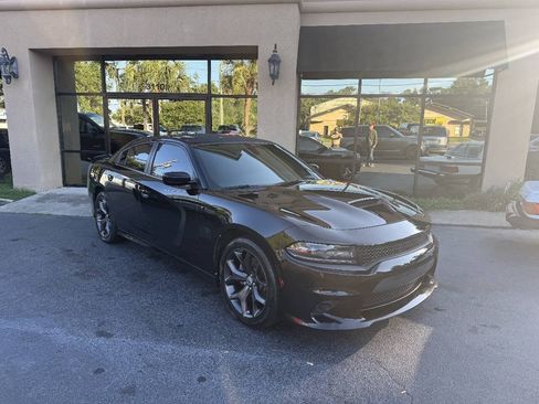 Used 2019 Dodge Charger GT RWD image 2